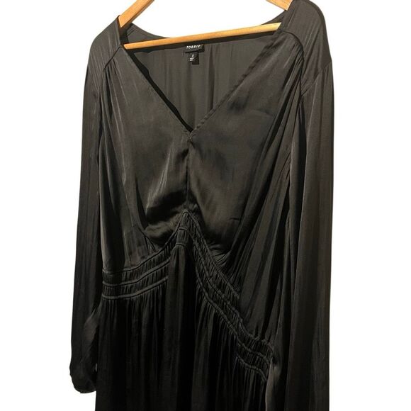 Torrid Peplum Satin Smocked waist Black top Size 5 5x plus size plus size holida - Picture 7 of 11